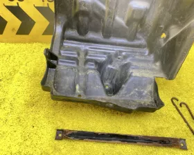 Крепление аккумулятора Toyota