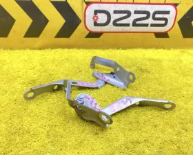 Петля капота Toyota