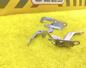 Петля капота Toyota