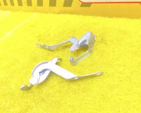 Петля капота Toyota