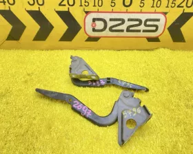 Петля капота Toyota