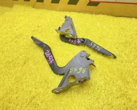 Петля капота Toyota