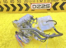 Главный тормозной цилиндр TOYOTA ESQUIRE 2014 4705028010 ZWR80G 2ZRFXE, передний