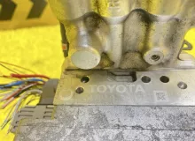 Главный тормозной цилиндр TOYOTA VOXY 2014 4705028010 ZWR80G 2ZRFXE, передний