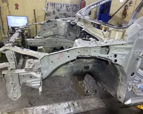 Лонжерон TOYOTA