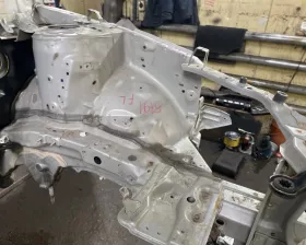 Лонжерон TOYOTA