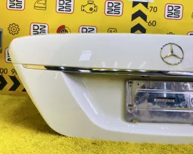 Крышка багажника Mercedes-Benz