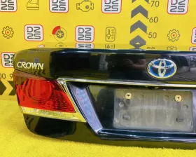 Крышка багажника TOYOTA