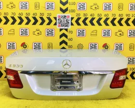 Крышка багажника Mercedes-Benz