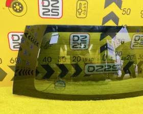 Стекло двери багажника Toyota