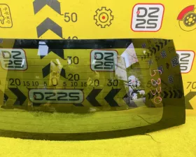Стекло двери багажника Toyota