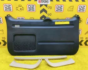 Обшивка двери багажника Toyota