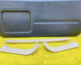 Обшивка двери багажника Toyota