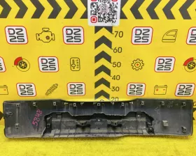 Накладка на дверь багажника Toyota