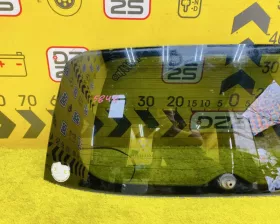 Стекло двери багажника Toyota