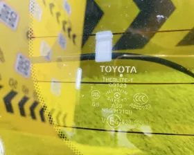 Стекло двери багажника Toyota