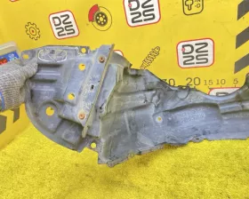 Подкрылок Toyota