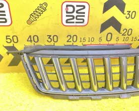 Решетка радиатора Toyota