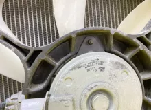 Радиатор основной TOYOTA VOXY 2014 1640037280 ZWR80G 2ZRFXE, передний