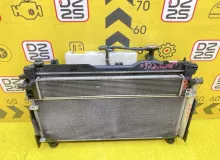 Радиатор основной TOYOTA VOXY 2014 1640037280 ZWR80G 2ZRFXE, передний