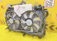 Радиатор основной TOYOTA ESQUIRE 2015 1640037280 ZWR80G 2ZRFXE, передний