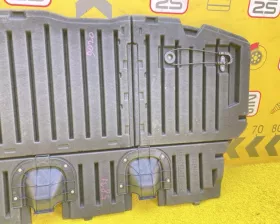 Пол багажника пластик Toyota
