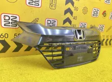 Решетка радиатора HONDA VEZEL 2015 71121T7B00 RU4 LEB, передняя