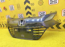 Решетка радиатора HONDA VEZEL 2015 71121T7B00 RU4 LEB, передняя