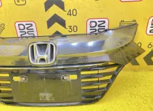 Решетка радиатора HONDA VEZEL 2015 71121T7B00 RU4 LEB, передняя