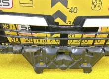 Решетка радиатора TOYOTA VOXY 2014 5311128680 ZWR80G 2ZRFXE, передняя