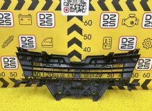 Решетка радиатора TOYOTA VOXY 2014 5311128680 ZWR80G 2ZRFXE, передняя