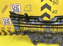 Решетка радиатора TOYOTA VOXY 2014 5311128680 ZWR80G 2ZRFXE, передняя