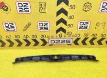 Пластик замка багажника TOYOTA ESQUIRE 2015 6793528100 ZWR80G 2ZRFXE, задний