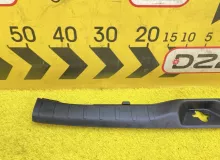 Пластик замка багажника TOYOTA ESQUIRE 2015 6793528100 ZWR80G 2ZRFXE, задний