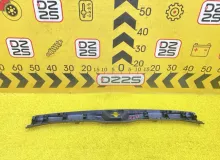 Пластик замка багажника TOYOTA ESQUIRE 2015 6793528100 ZWR80G 2ZRFXE, задний