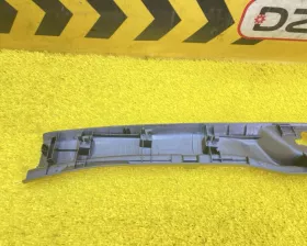 Пластик замка багажника Toyota