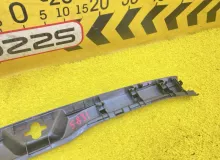 Пластик замка багажника TOYOTA ESQUIRE 2015 6793528100 ZWR80G 2ZRFXE, задний
