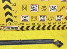 Полозья двери TOYOTA HIACE 2006 6830426110 KDH205V 2KDFTV, задняя левая