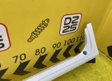 Накладка на порог TOYOTA ESQUIRE 2015 7586028040 ZRR85G 3ZRFAE, передняя левая