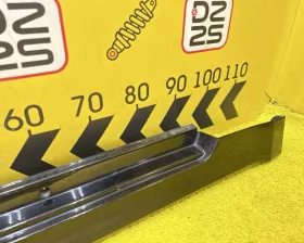 Накладка на порог TOYOTA
