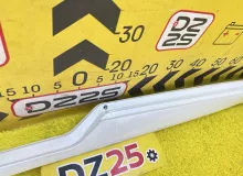 Накладка на порог TOYOTA VOXY 2014 7585028050 ZWR80G 2ZRFXE, передняя правая
