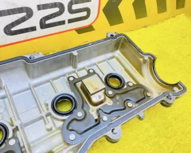 Клапанная крышка Toyota
