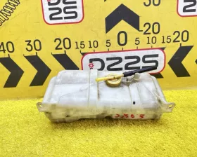 Бачок расширительный Nissan