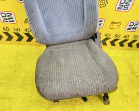 Сидение NISSAN