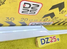 Накладка на порог TOYOTA ESQUIRE 2015 7586028040 ZWR80G 2ZRFXE, передняя левая