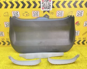 Обшивка двери багажника Toyota