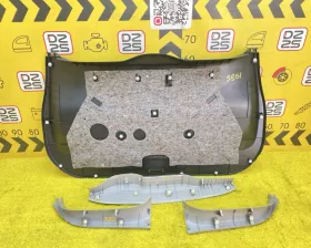 Обшивка двери багажника Toyota