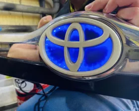 Накладка на дверь багажника Toyota