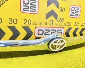 Накладка на дверь багажника Toyota