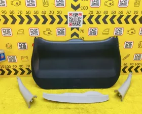 Обшивка двери багажника Toyota